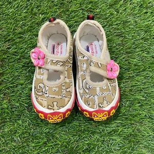 Kids Shoes. Size - 6/ 23
